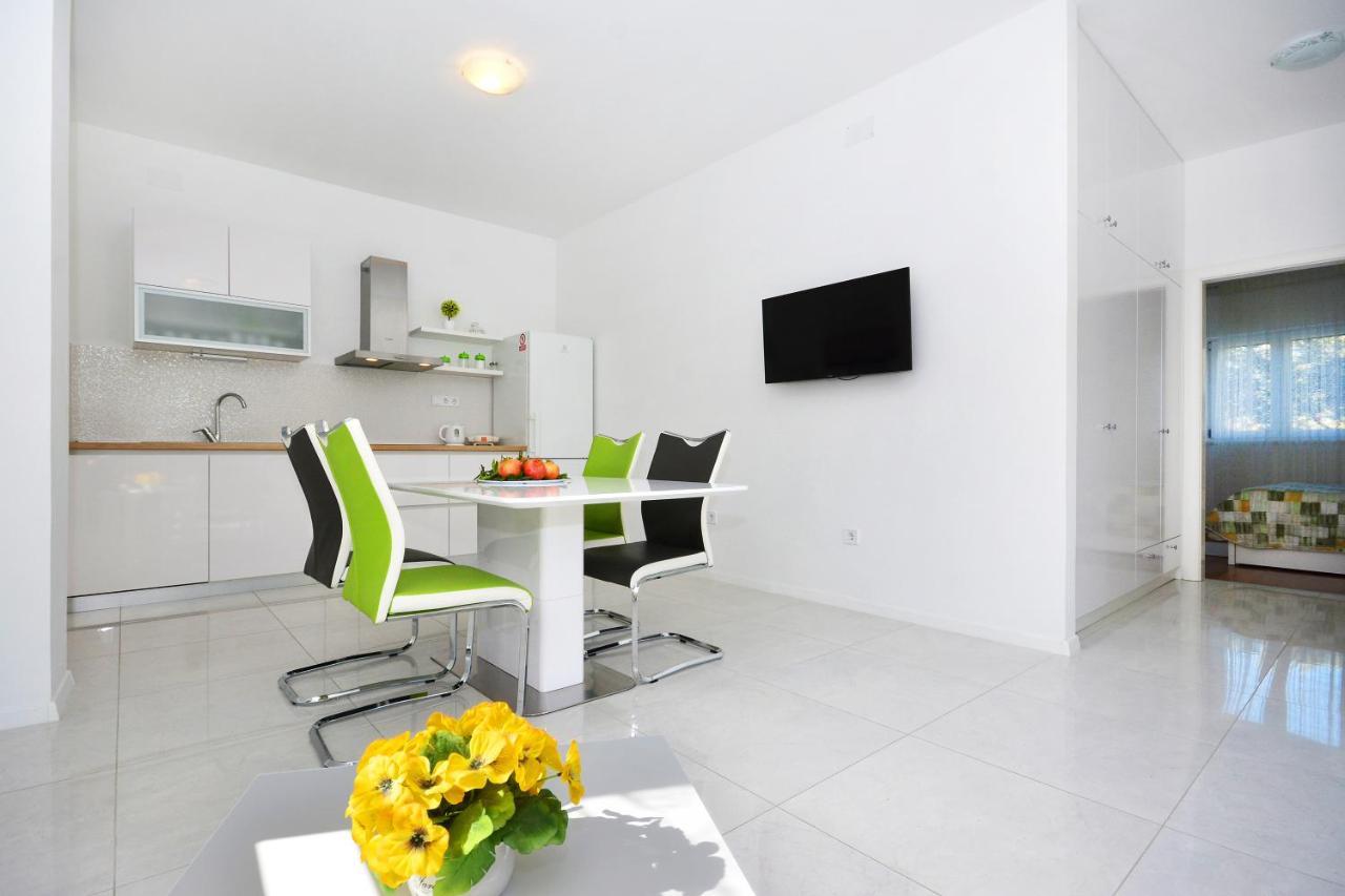 Seas The Day Apartments Podstrana Exterior photo