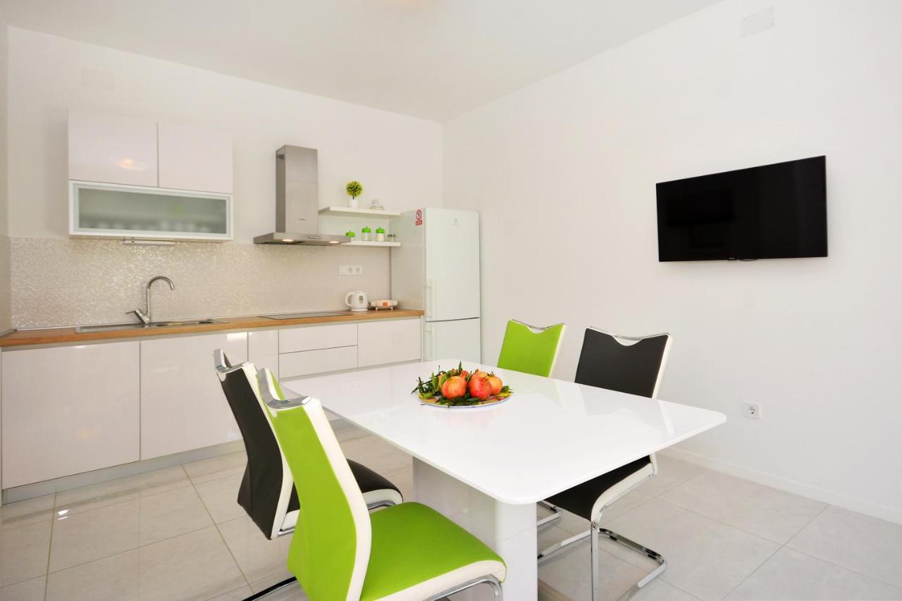 Seas The Day Apartments Podstrana Exterior photo